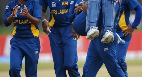 Dilani Manodara is carried by Chamari Atapattu, Sri Lanka v West Indies