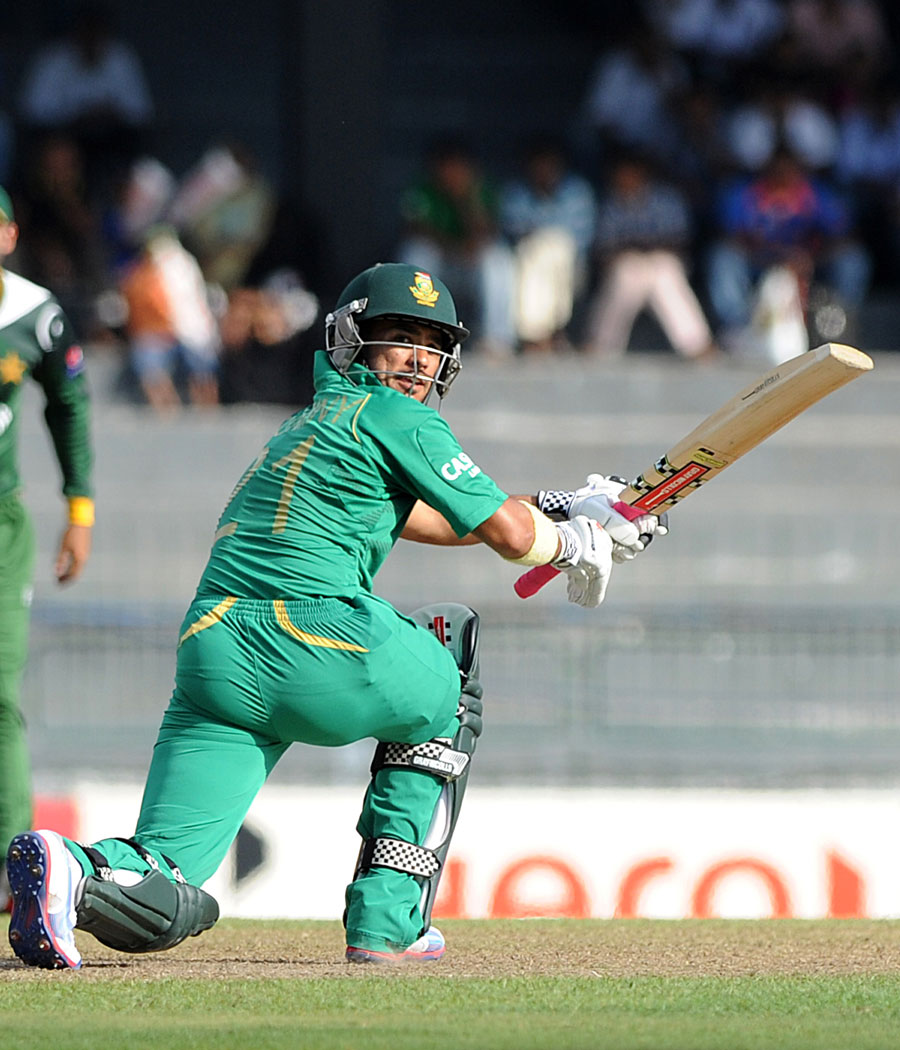 JP Duminy top scored with a fighting 48, Pakistan v South Africa