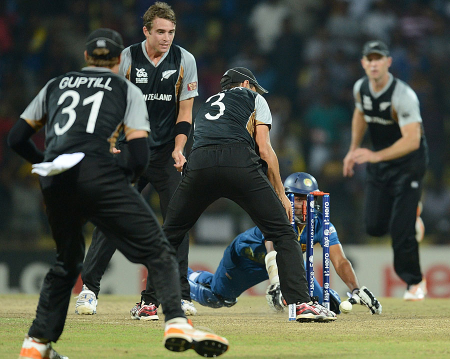 Lahiru Thirimanne is run out off the final ball with the scores tied