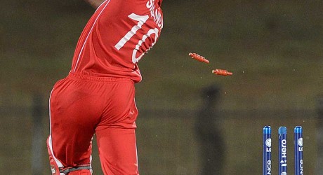 Vusi Sibanda is bowled by Morne Morkel, South Africa v Zimbabwe