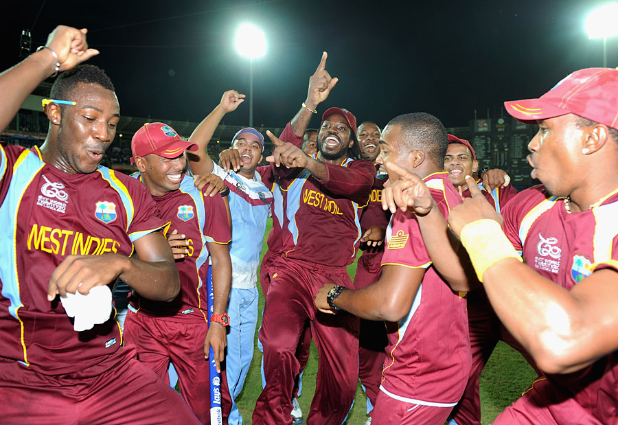 Chris Gayle leads the team dance, Sri Lanka v West Indies