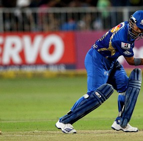 Sachin Tendulkar loses his off stump to Moises Henriques Sachin Tendulkar loses his off stump to Moises Henriques