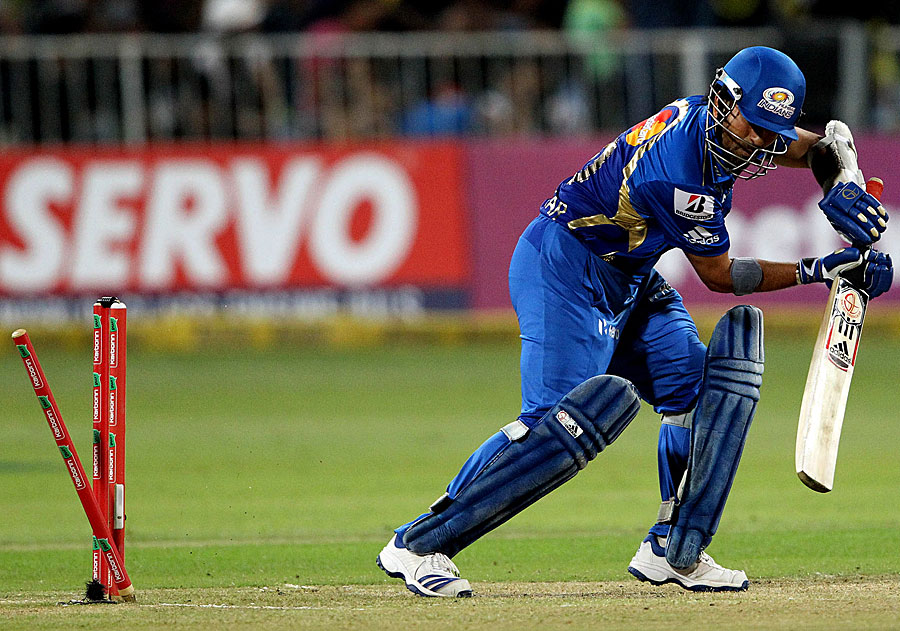 Sachin Tendulkar loses his off stump to Moises Henriques