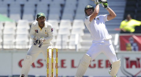 AB de Villiers opened his shoulders, South Africa v Pakistan, 1st Test, Johannesburg, 3rd day