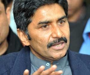 Javed Miandad Says to Improve Infrastructure Not Change Captain
