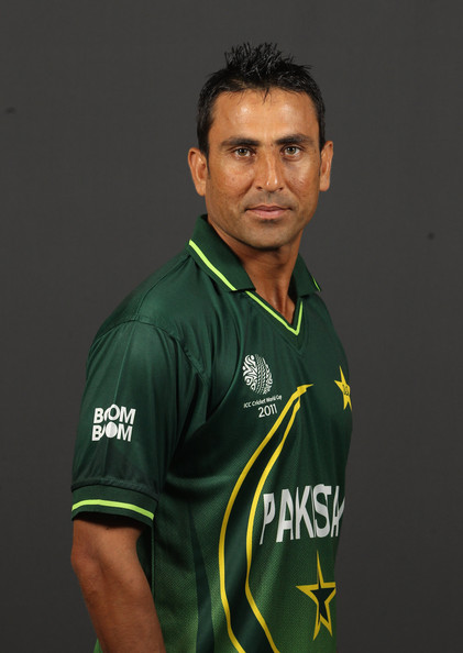 Younis Khan got Rs 200,000 and Gold Medal