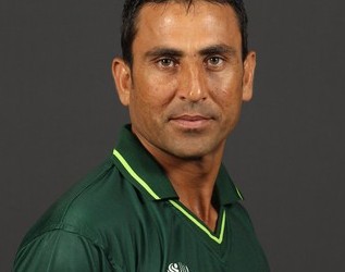 Younis Khan got Rs 200,000 and Gold Medal