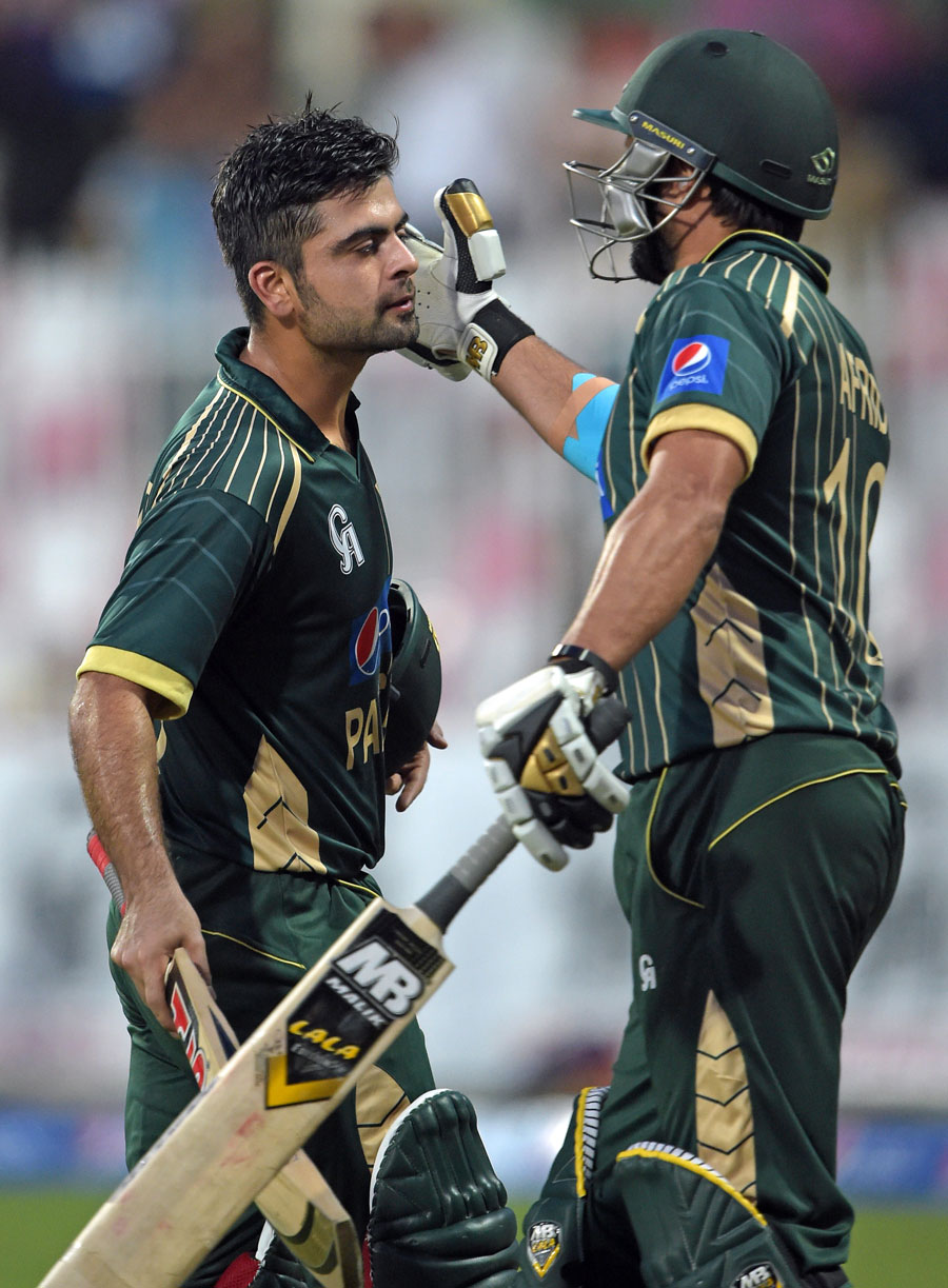 PAK V NZ 3rd cricket match Pictures