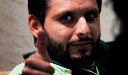 Boom-Boom-shahid-afridi-26716353-426-594