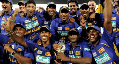 The Sri Lanka cricket team poses with th