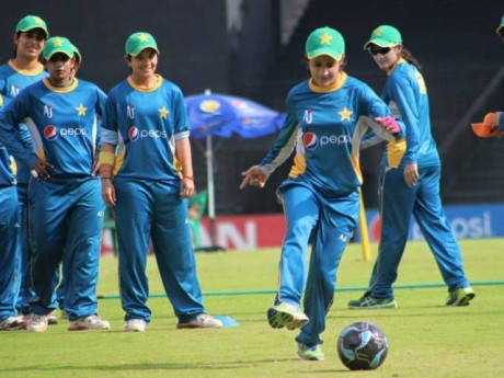 Pakistan Women team practicing in India Pakistan Women team practicing in India