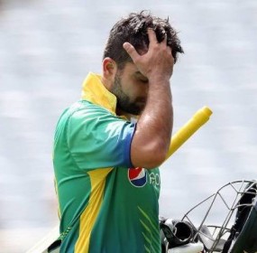 Chris Gayle trolls selfie king Shehzad on Twitter