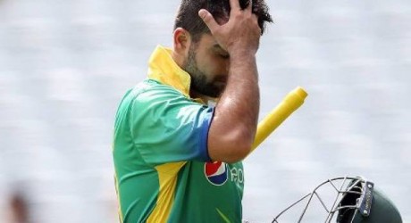 Chris Gayle trolls selfie king Shehzad on Twitter