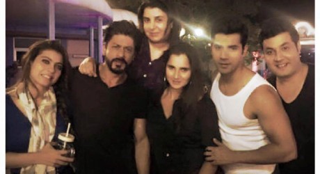 Sania Mirza Selfie In Shahrukh Dinner Party