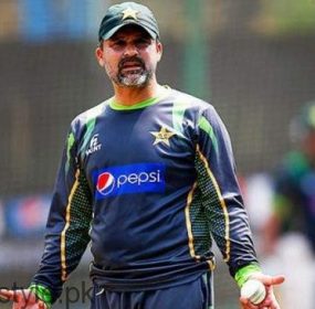 moin-khan-father-died