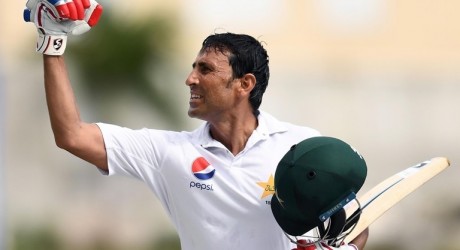 Younis 1st Pakistani Cricket to Get 10,000 Runs in Test