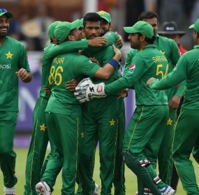 Pak Cricketers Call Back to Country