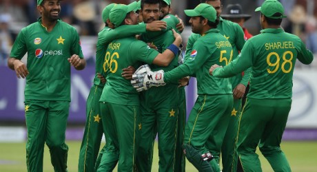 Pak Cricketers Call Back to Country