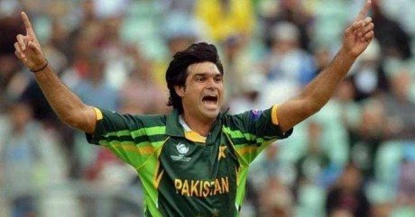 Muhammad Irfan World Record for Giving One Run in Four Overs 2.