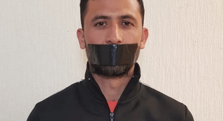 Junaid Khan Protests Uniquely by Tapping his Mouth