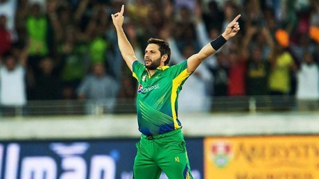 Shahid Afridi play for qalandar